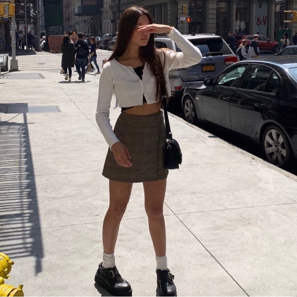 Brandy Melville Cropped White Button up Cardigan